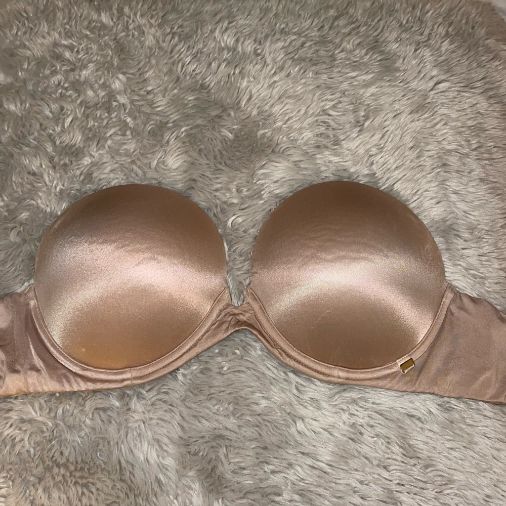 Victoria Secret Strapless Nude Bra